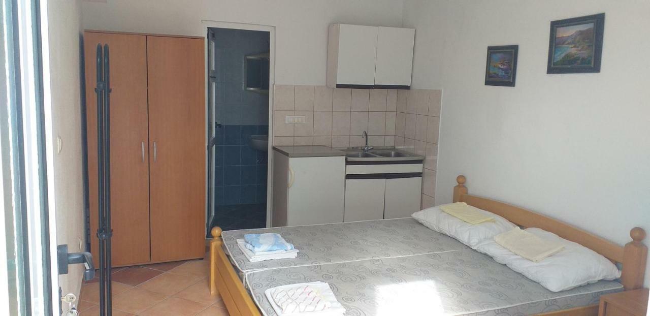 Studio Apartmani Sehic Krvavica Exterior foto